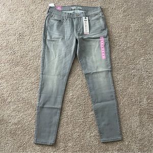 Denizen from Levi's Juniors Low-Rise Jegging Jeans Size 15